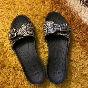 Leopard print Crocs slide sandals (size 8)